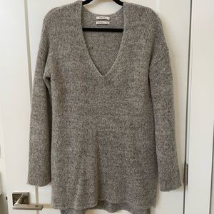 NWOT Aritzia Babaton Erin V-Neck Alpaca Sweater